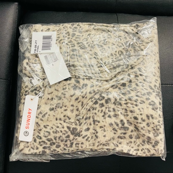 NWT✨anthropologie Sundry Leopard Cozy Hoodie - Picture 11 of 12